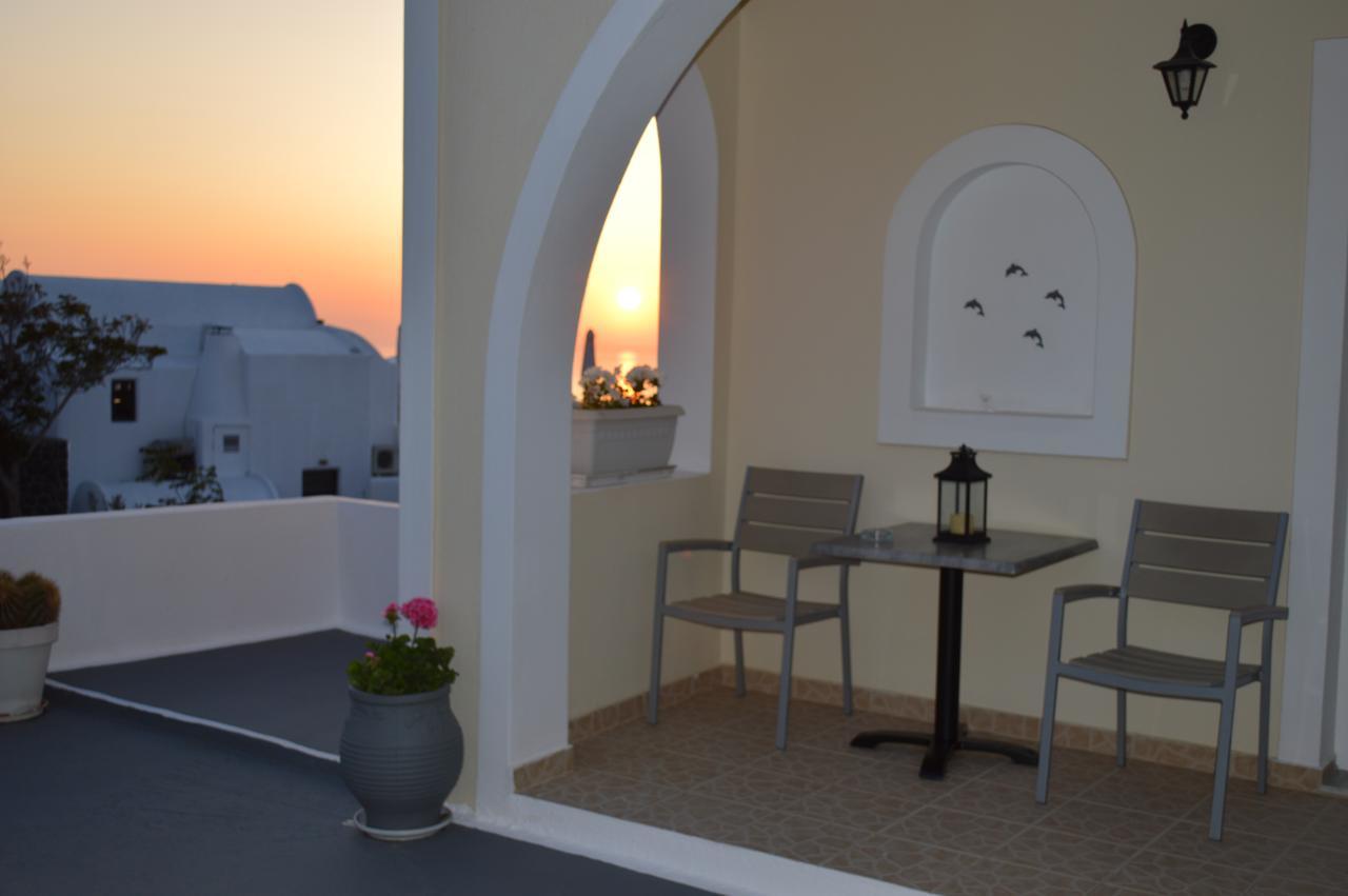 Kiklamino Sunset 3* Oia (Santorini)