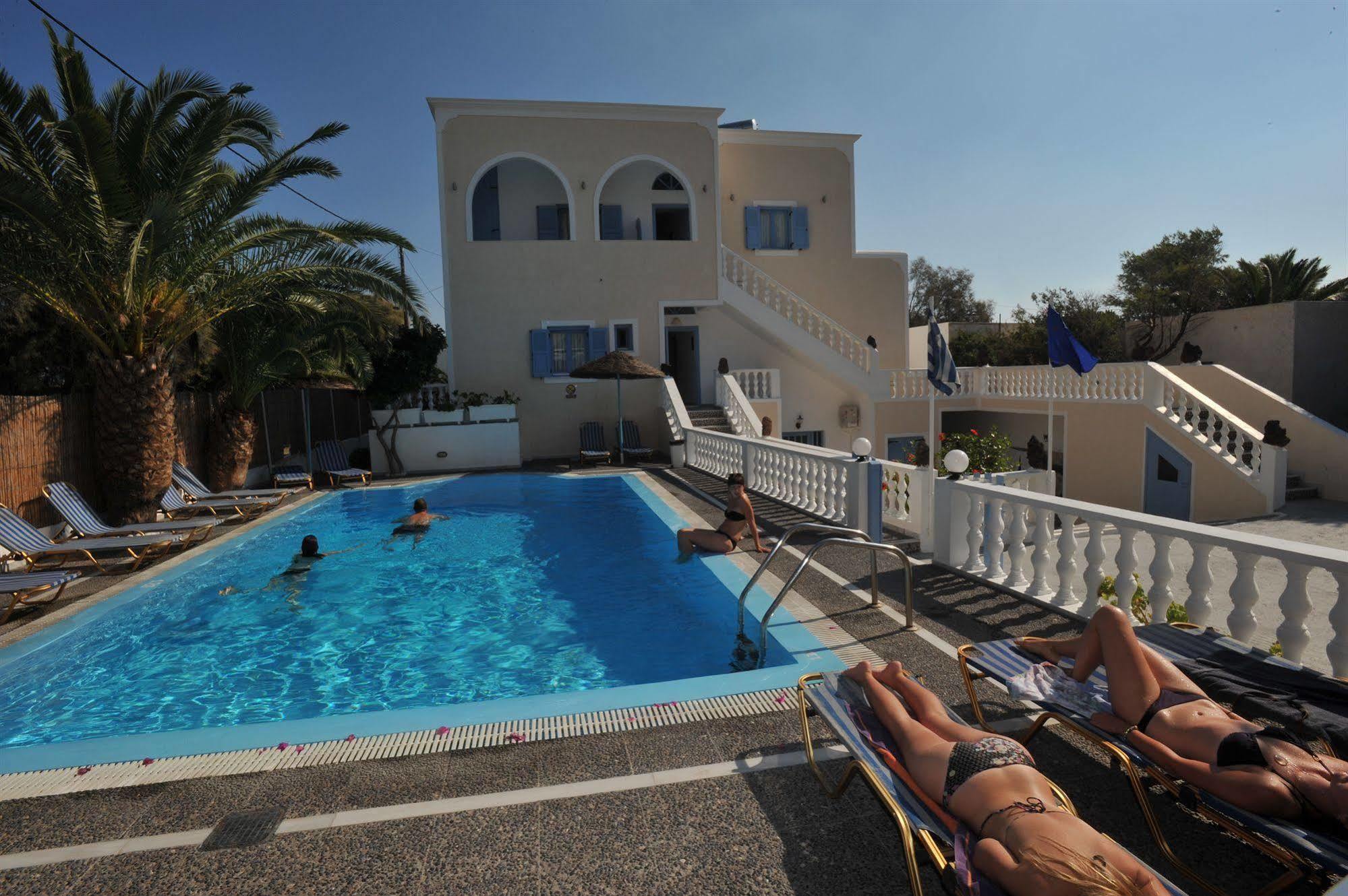 Stelios Place Perissa (Santorini)