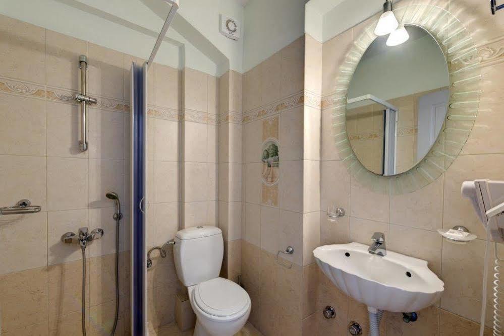 Ellinon Thea Boutique 3*