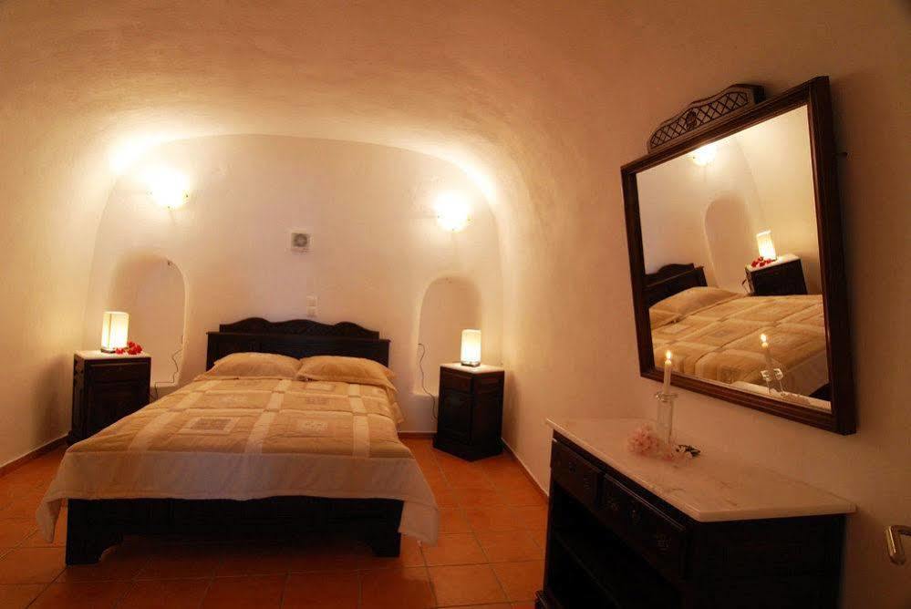 Aparthotel Cave Oia