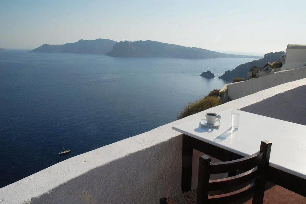 Cave 3* Oia