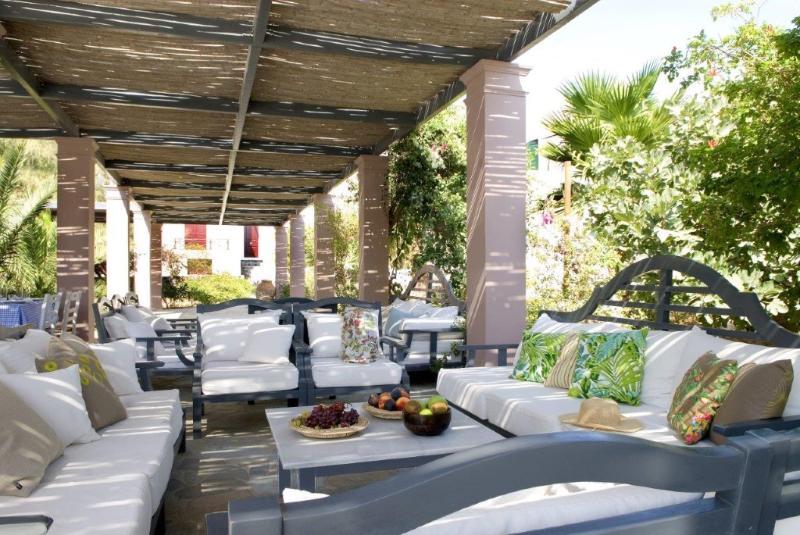 9 Muses Santorini Hotel 5*