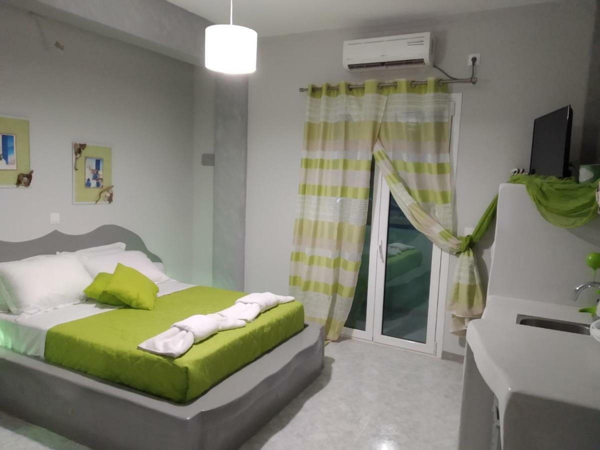 Pasithei Aparthotel Perissa (Santorini)