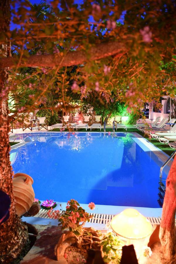 Hotel Philoxenia & Perissa (Santorini)