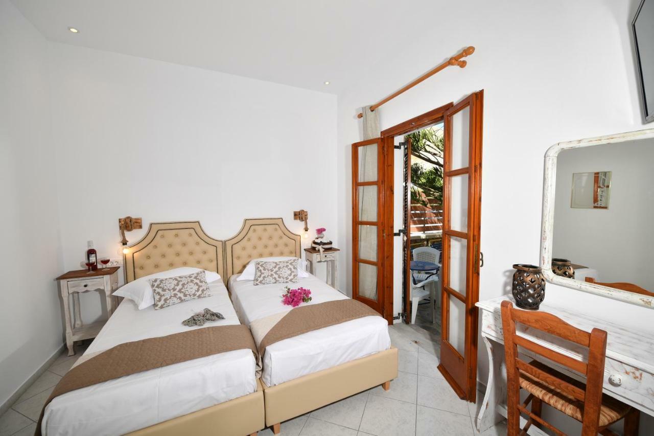 Hotel Philoxenia & Perissa (Santorini)