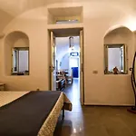 Stefani Cave House Santorini