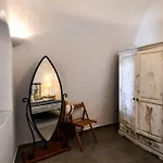 Stefani Cave House Santorini