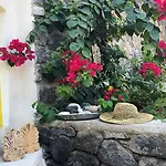 Mantilida Villa