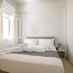 De_Naxia Suites
