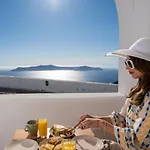 Airth Santorini Suites