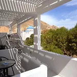 Sunrise Studios In Perissa