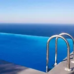 Luna Rossa Santorini