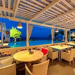 Sigalas Beach Hotel
