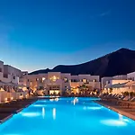 Aqua Blue Beach Hotel
