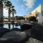 Villa Manos Hotel