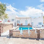 Starlight Luxury Seaside Villa & Suites