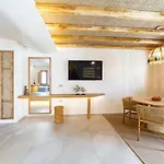 Opalia Suites