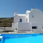 Santorini Traditional Suites