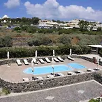 In The Heart Of Fira & Free Pool - Nychteri Suite