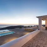 Sleeps8-Parking-Garden-Pool-Sunsets-Barbeque