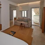 Orabel Suites Santorini (Adults Only)