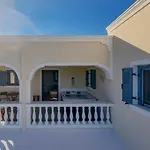 Skarmoutsos Holiday Home