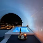 Pyrgos Cave Suites