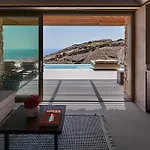 Santorini Sky, The Retreat