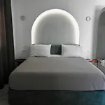 Avant Garde Firostefani