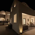 Nastram Suites Oia