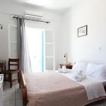 Stella\'S Place, Vlichada