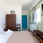 Stella\'S Place, Vlichada