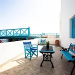 Stella\'S Place, Vlichada
