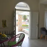 De_Naxia Suites