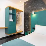 Deluxe Hotel Santorini