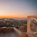 Luna Santorini Suites