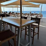 Akrotiri Hotel