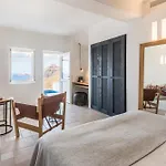 Porto Fira Suites