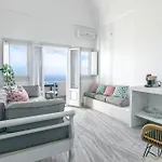 Phaos Santorini Suites