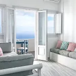 Phaos Santorini Suites