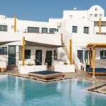 Amaze Suites
