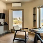 Black Diamond Suites (Adults Only)
