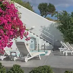 White Cave Private Villa