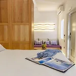 La Perla Villas And Suites