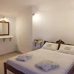 La Perla Villas And Suites