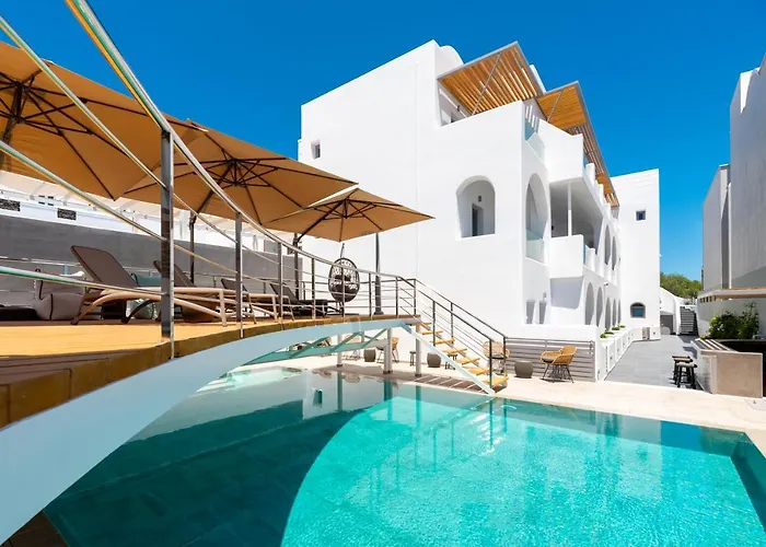 Deluxe Hotel Santorini