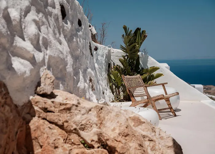 Bluewhite Suites & Villa Santorini
