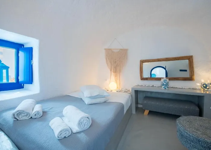 Blu Bianco Cave House By Sv