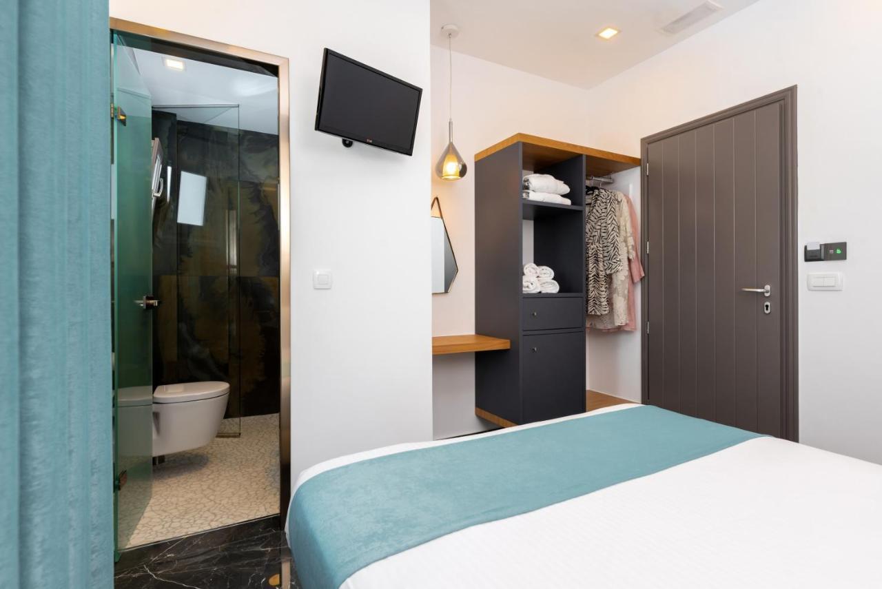 Deluxe Santorini Hotel 4*