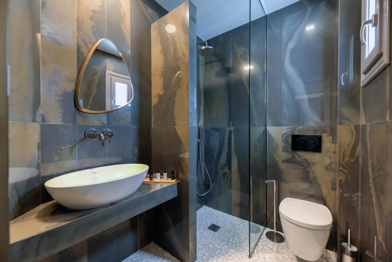 Deluxe Santorini Hotel